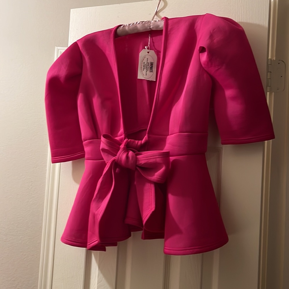 Pretty in pink! Oops it’s fuscha. Peplum showstopper. never worn. Non smoke home